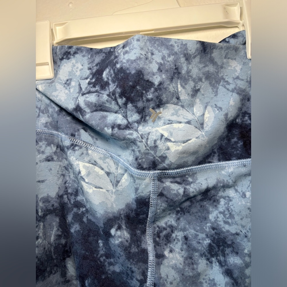 Old Navy Powerchill Extra High-Rise Leggings - Picture 5 of 7